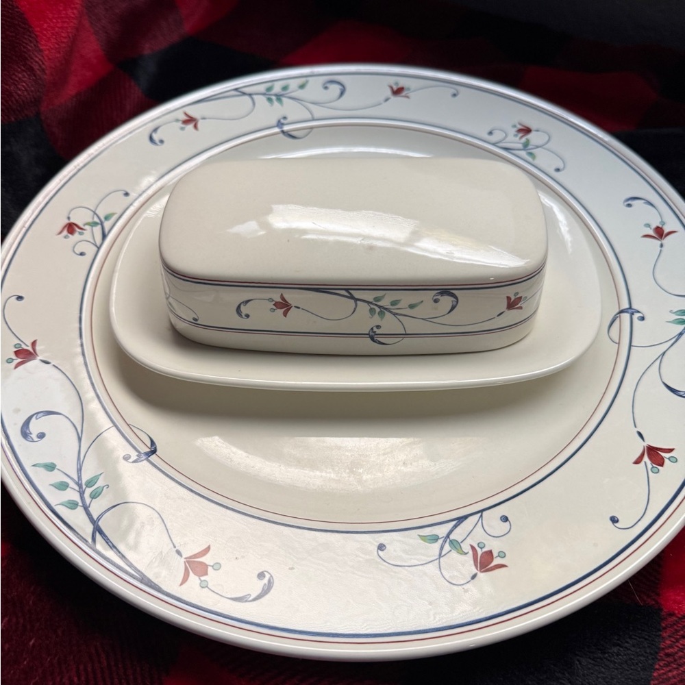 Mikasa Intagolo cac20 Annette Butter Dish Large Round Platter Floral Blue red